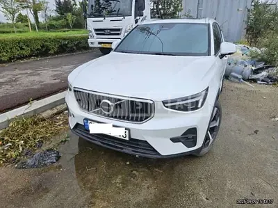 Photo 1 of 9: 2024 Volvo XC40 B4 AWD — Korean insurance auction