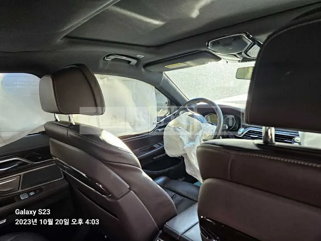 Photo 2 of 12: 2016 BMW 730d xDrive, VIN WBA7C4108GG526581 — Korean insurance auction