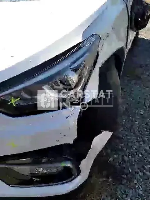 Photo 2 of 17: 2017 Hyundai Santa Fe 2.0 (4WD), VIN KMHSW81UDJU775496 — Korean insurance auction