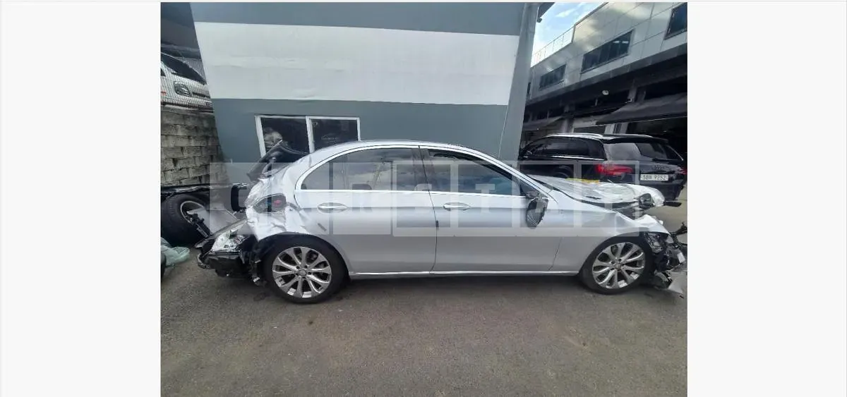 Photo 2 of 14: 2016 Mercedes-Benz E220 d — Korean insurance auction