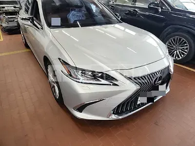 Photo 1 of 13: 2019 Lexus ES300h — Korean insurance auction