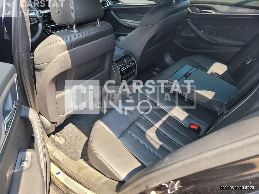 Photo 2 of 14: 2017 BMW Calm 520d — Korean insurance auction