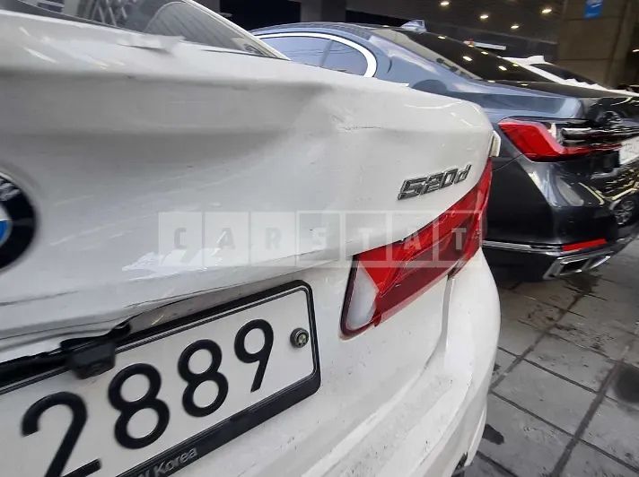 Photo 2 of 34: 2018 BMW 520d, VIN WBAJC3105JG998437 — Korean insurance auction