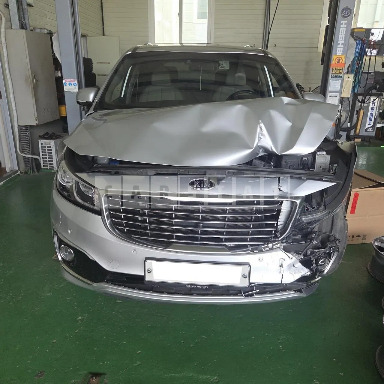 Photo 2 of 11: 2016 Kia Carnival Limousine, VIN KNAME811BGS242577 — Korean insurance auction