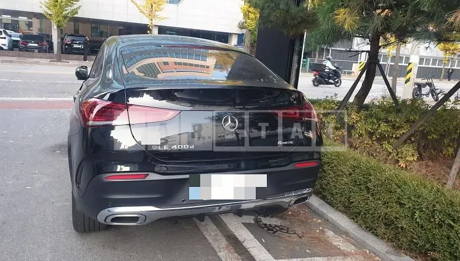 Photo 2 of 26: 2021 Mercedes-Benz GLE400 d 4Matic Coupe — Korean insurance auction