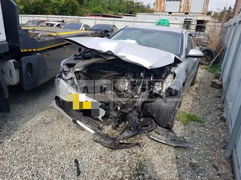 Photo 2 of 15: 2020 Kia K5 LPI 2.0, VIN KNAGU416BMA403665 — Korean insurance auction