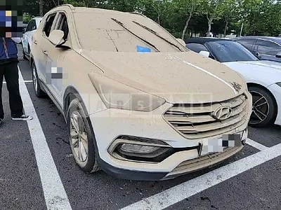 Photo 1 of 6: 2016 Hyundai Calm Santa Fe 2.0 — Korean insurance auction
