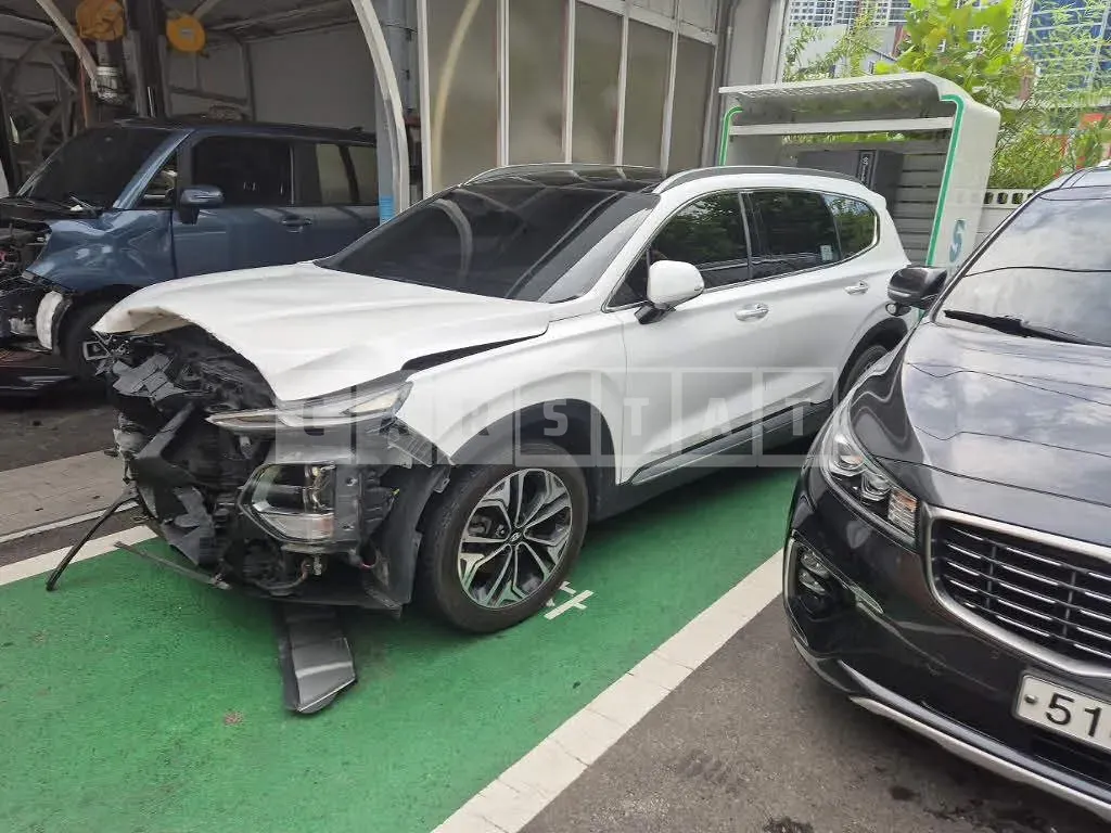 Photo 2 of 11: 2019 Hyundai Santa Fe, VIN KMHS281CDLU192224 — Korean insurance auction