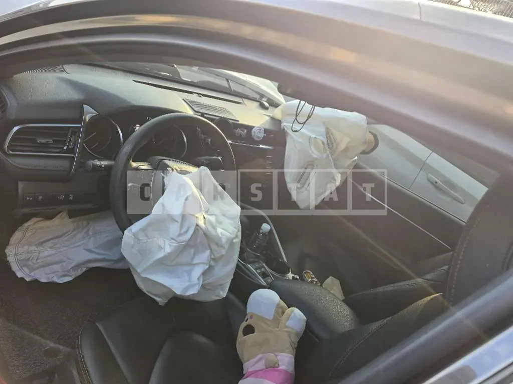 Photo 2 of 6: 2019 Toyota Camry Hybrid LE — Korean insurance auction