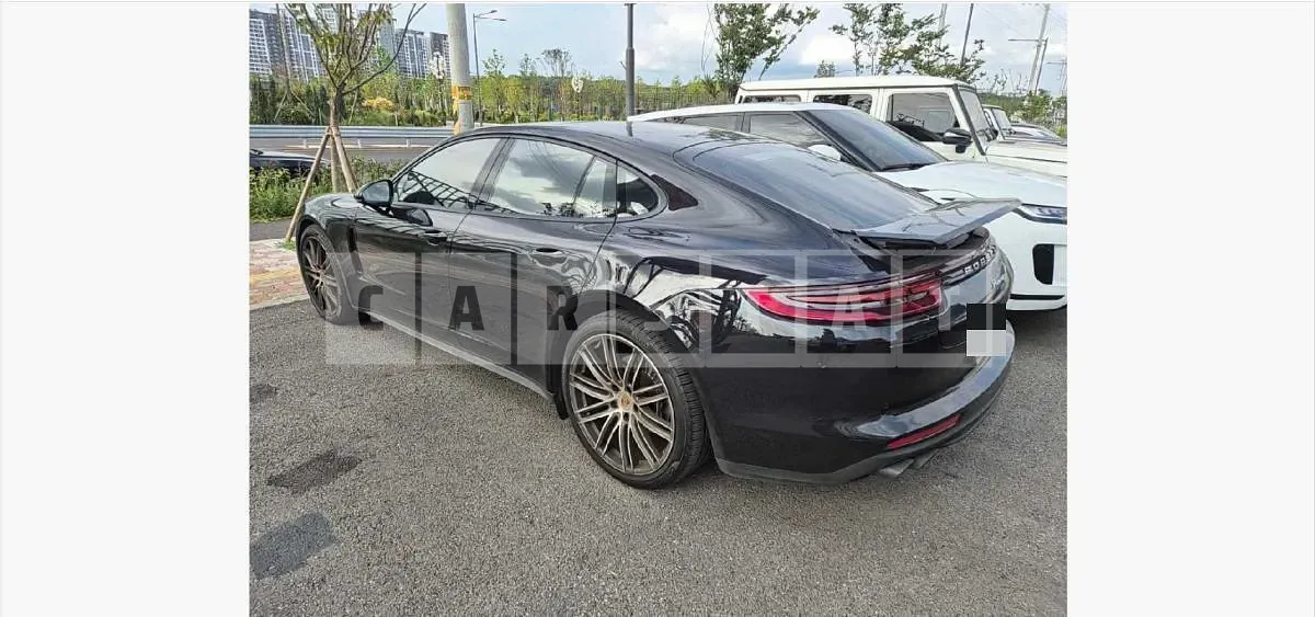 Photo 2 of 37: 2018 Porsche Panamera 4 — Korean insurance auction