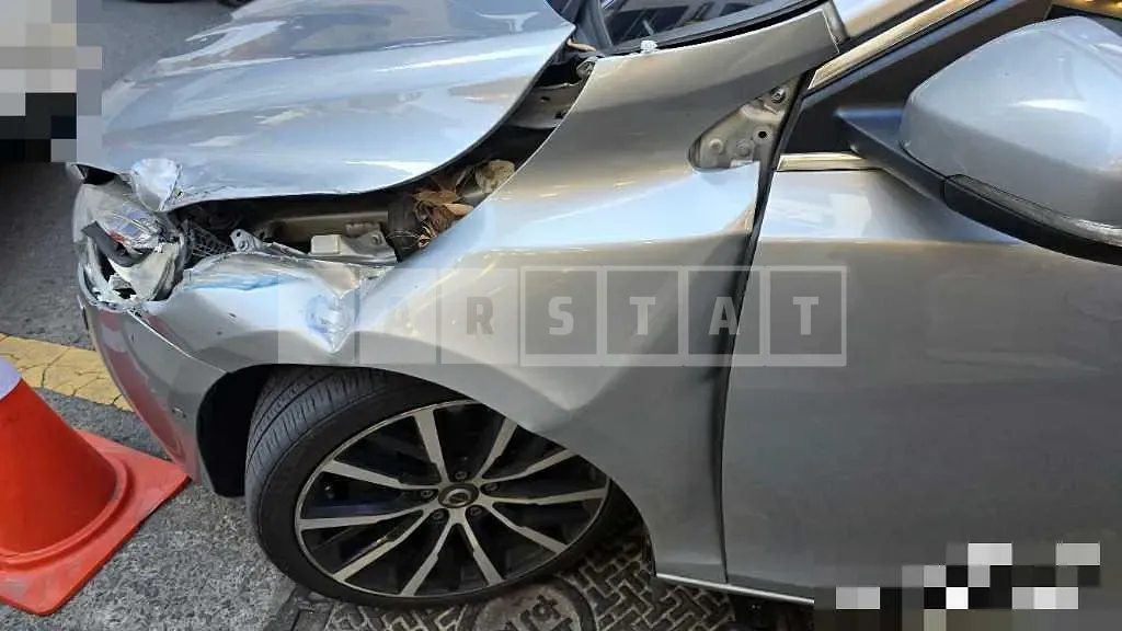 Photo 2 of 8: 2016 Volvo V40D4 — Korean insurance auction
