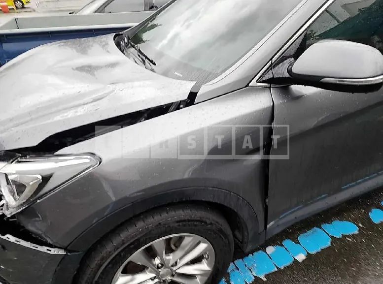 Photo 2 of 19: 2016 Hyundai Santa Fe, VIN KMHSW81UBGU620203 — Korean insurance auction