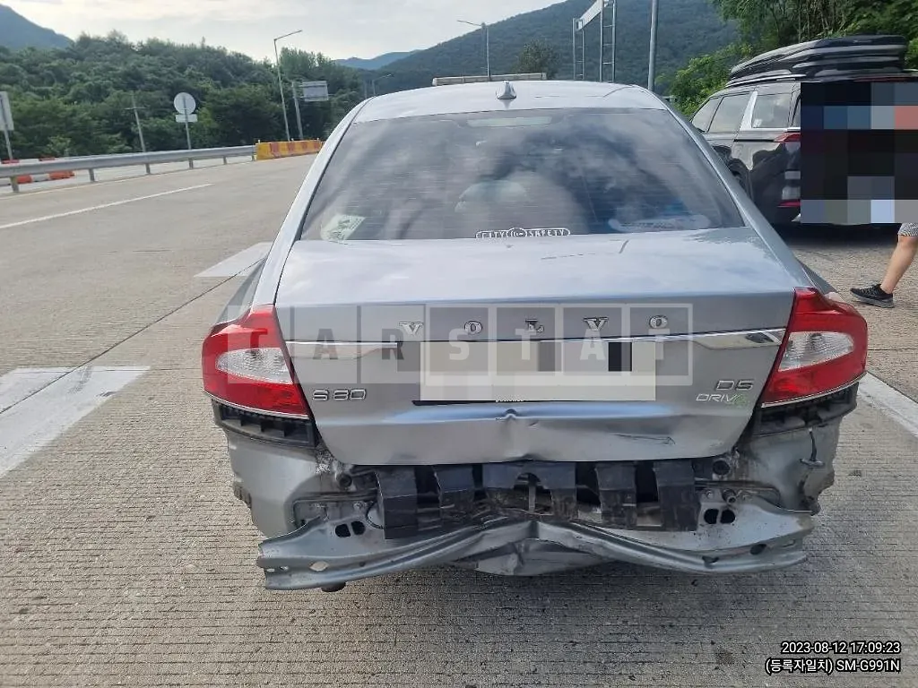 Photo 2 of 16: 2014 Volvo S80 D2, VIN YV1AS84BBF1186989 — Korean insurance auction