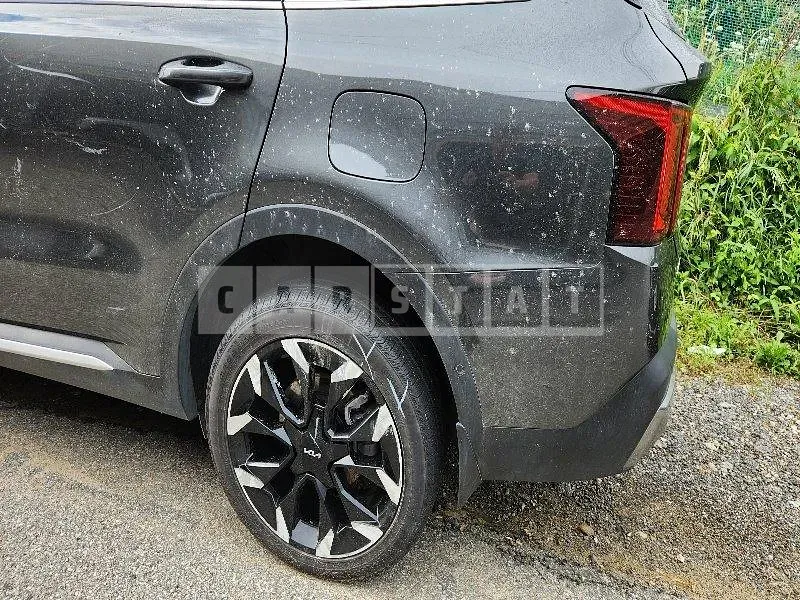 Photo 2 of 44: 2023 Kia Sorento — Korean insurance auction