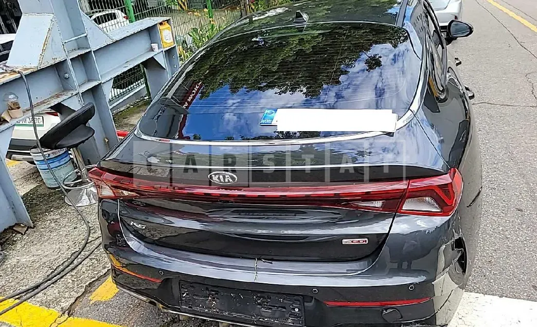Photo 2 of 15: 2021 Kia K5, VIN KNAG6412BMA145889 — Korean insurance auction