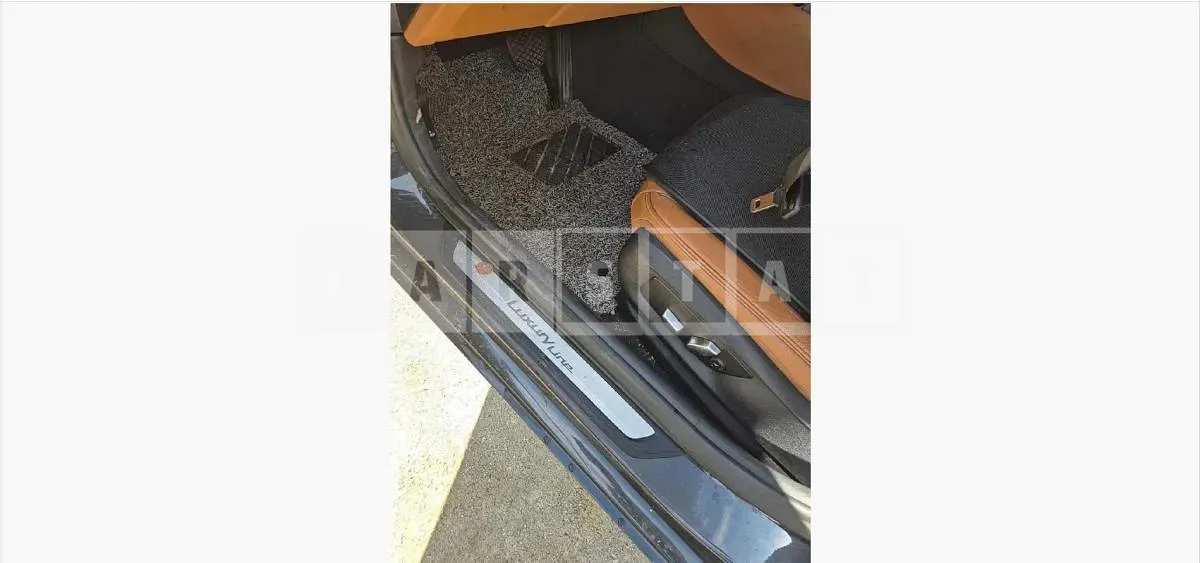 Photo 2 of 19: 2019 BMW 520i Luxury — Korean insurance auction