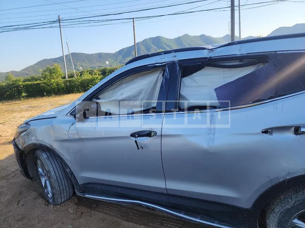 Photo 2 of 10: 2015 Hyundai Santa Fe DM — Korean insurance auction