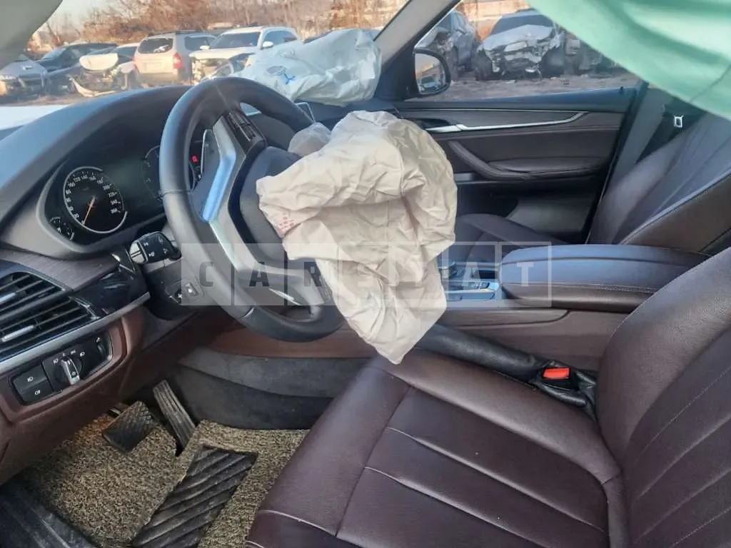 Photo 3 of 3: 2018 BMW X5 xDrive 30d, VIN WBAKS4105J0Y67367 — Korean insurance auction