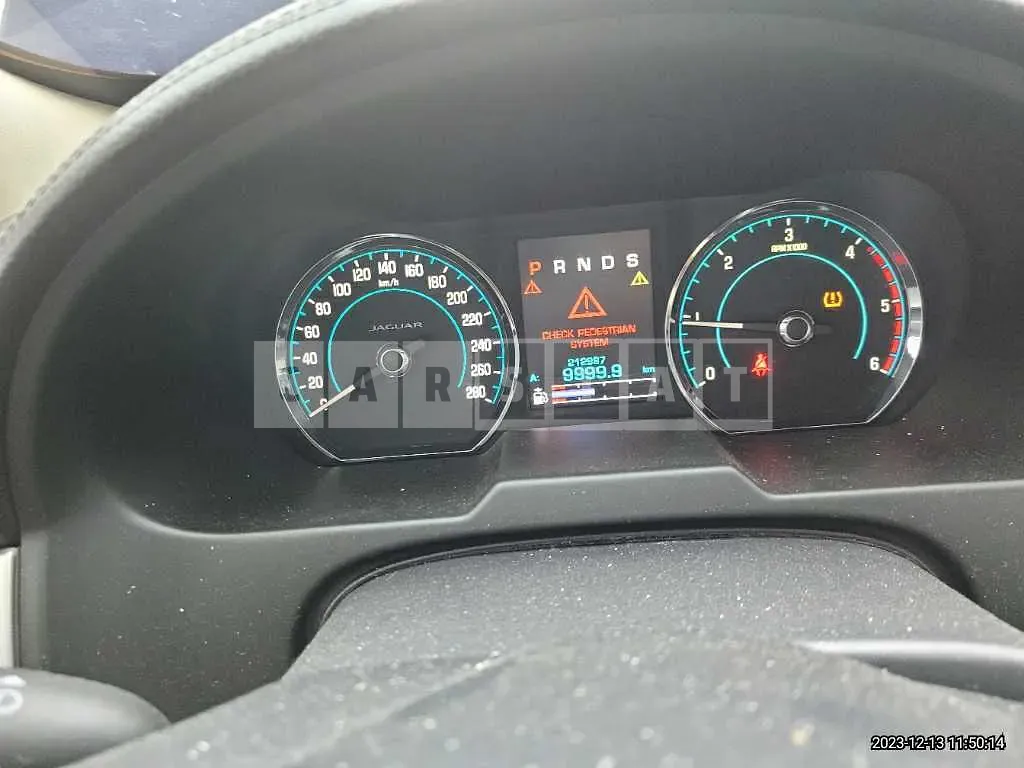 Photo 2 of 11: 2015 Jaguar XF 2.2d, VIN SAJAA05J7FDU60522 — Korean insurance auction