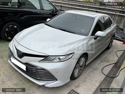 Photo 1 of 25: 2018 Toyota Camry Hybrid, VIN JTNB21HK8J3003416 — Korean insurance auction