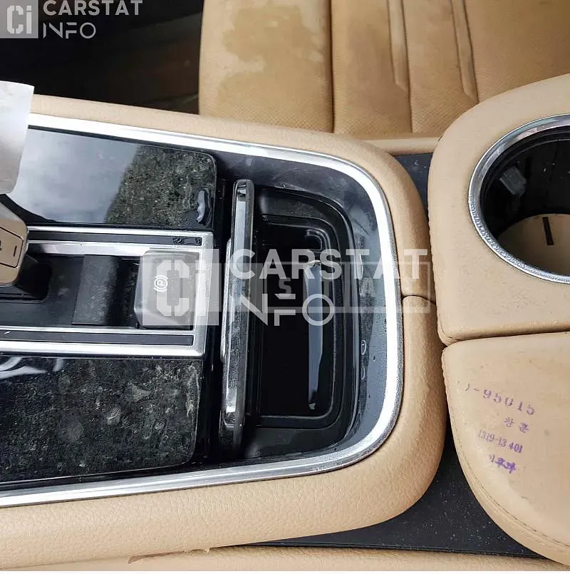 Photo 2 of 27: 2019 Porsche Panamera 4, VIN WP0AA2978KL101981 — Korean insurance auction