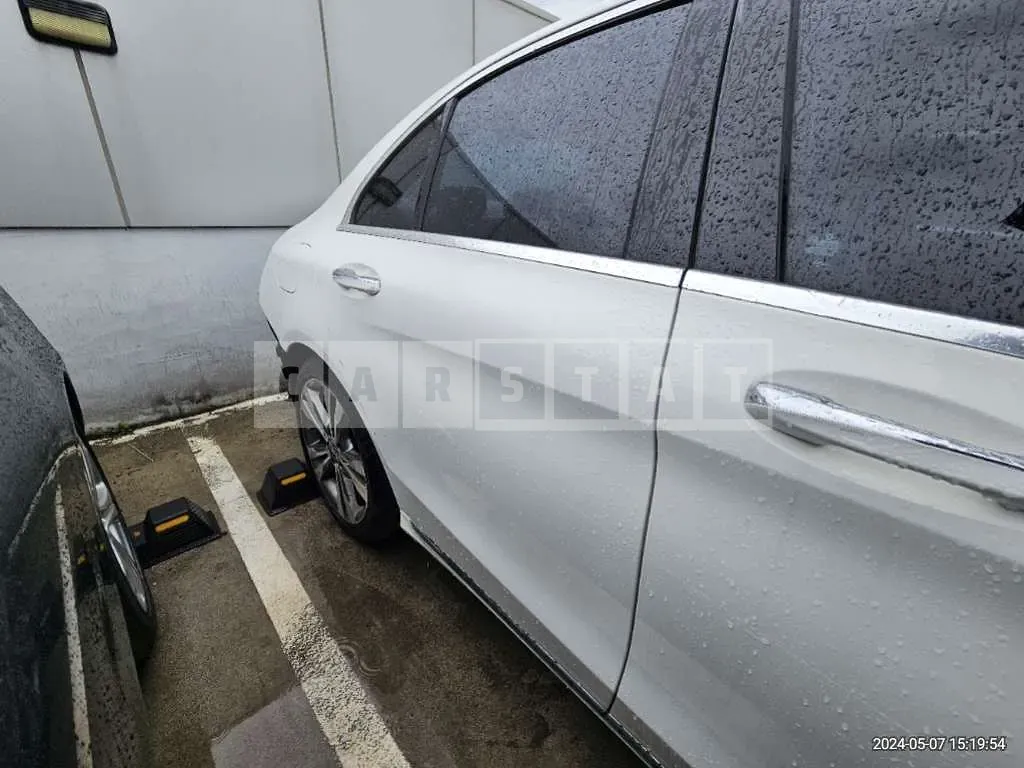 Photo 2 of 50: 2018 Mercedes-Benz C 220d — Korean insurance auction