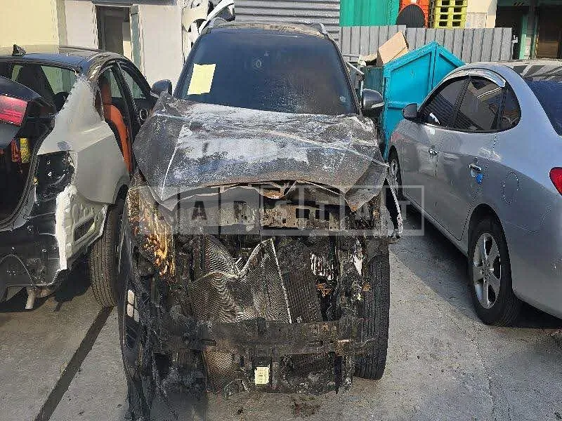 Photo 2 of 6: 2018 Kia Sorento, VIN KNAPK81BDKA522351 — Korean insurance auction