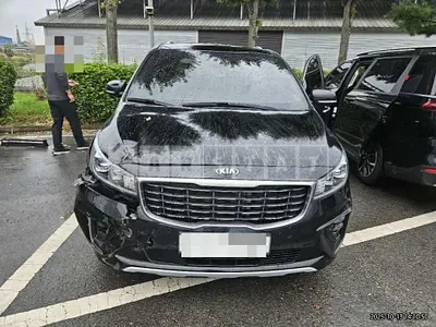 Photo 1 of 17: 2020 Kia Carnival 9 Seater — Korean insurance auction