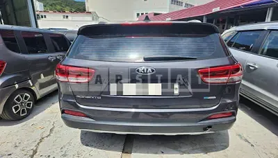 Photo 1 of 19: 2017 Kia Sorento 2.0 — Korean insurance auction