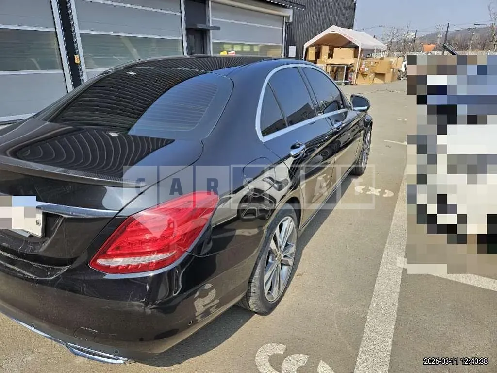 Photo 2 of 9: 2018 Mercedes-Benz C200 — Korean insurance auction