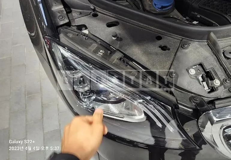 Photo 2 of 41: 2020 Mercedes-Benz S 560 4Matic, VIN W1KUG8GB5LA554836 — Korean insurance auction