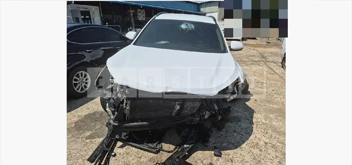 Photo 2 of 16: 2015 Hyundai Santa Fe DM — Korean insurance auction