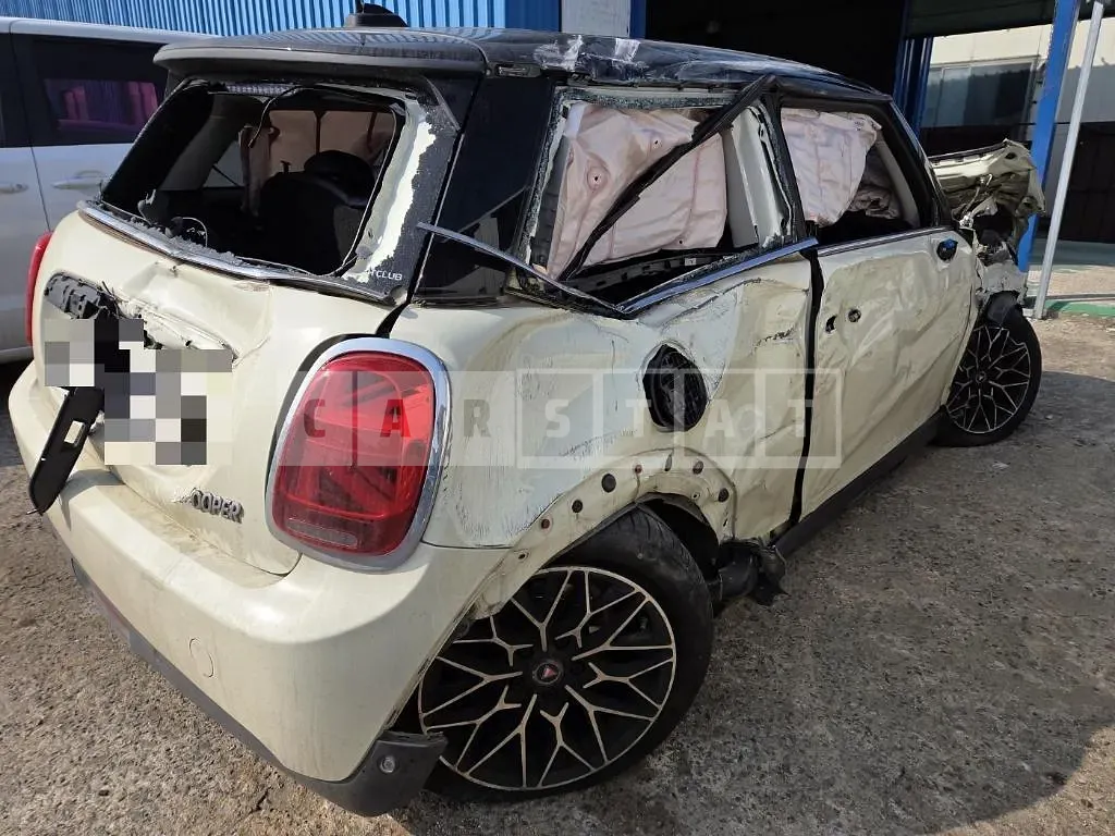 Photo 2 of 14: 2020 MINI Cooper (16 17 18) — Korean insurance auction