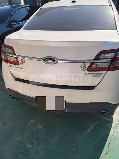 Photo 1 of 15: 2015 Ford Taurus — Korean insurance auction