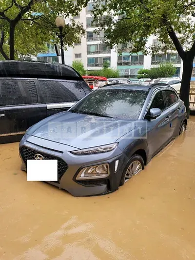 Photo 1 of 3: 2018 Hyundai Kona, VIN KMHK4815GJU002041 — Korean insurance auction