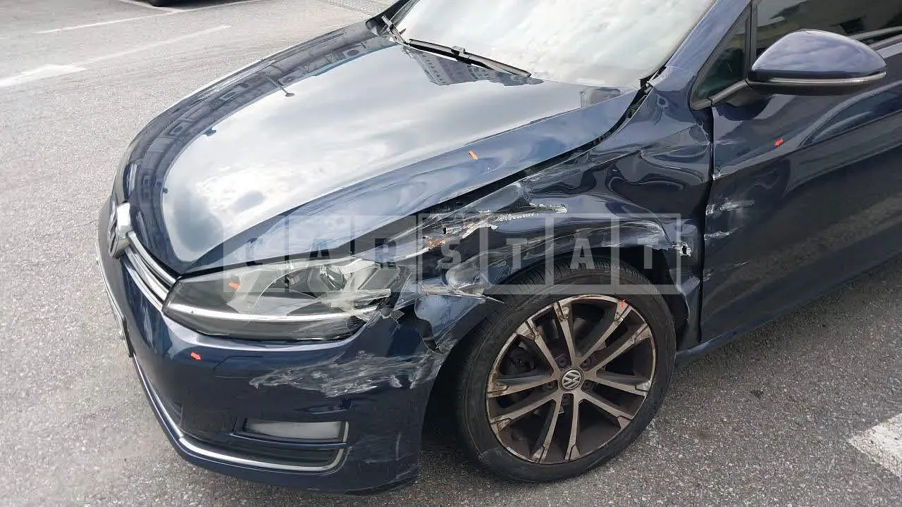 Photo 2 of 11: 2015 Volkswagen Golf 2.0 TDI BMT, VIN WVWZZZAUZFW313349 — Korean insurance auction
