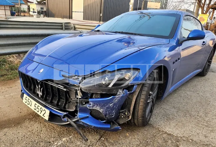 Photo 2 of 4: 2016 Maserati Gran Turismo Sport, VIN ZAMVL45F4G0251143 — Korean insurance auction