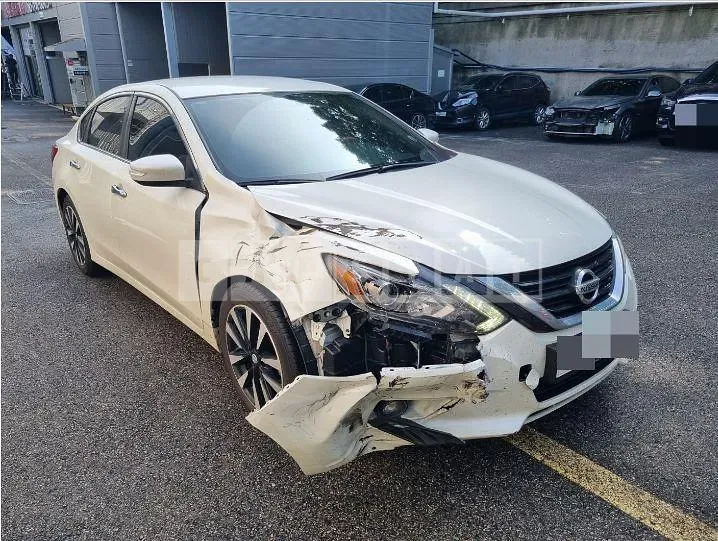 Photo 2 of 31: 2018 Nissan Altima 2.5 — Korean insurance auction