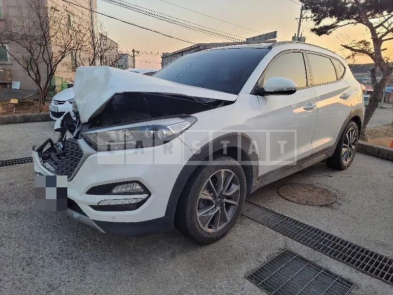 Photo 2 of 13: 2017 Hyundai Tucson TL — Korean insurance auction