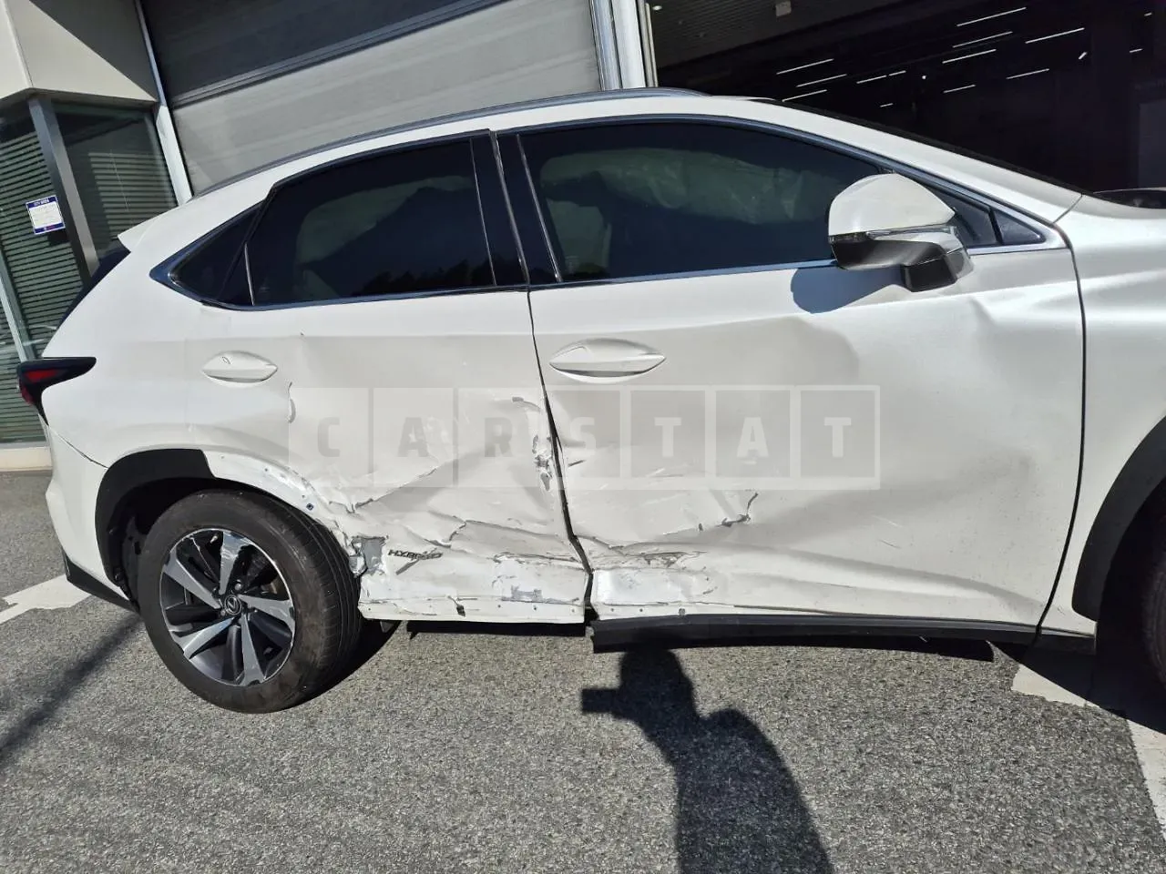 Photo 2 of 11: 2017 Lexus NX300h, VIN JTJBJRBZ2J2082841 — Korean insurance auction