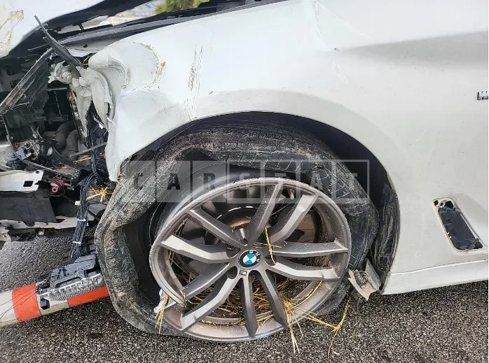 Photo 2 of 12: 2018 BMW 520d xDrive, VIN WBAJC5107JG861883 — Korean insurance auction