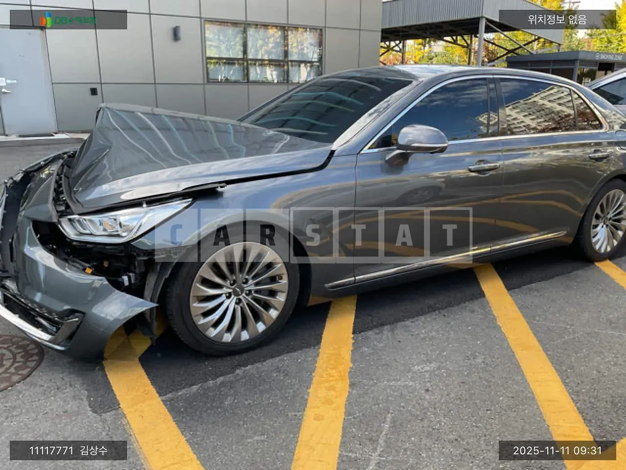 Photo 2 of 13: 2017 Hyundai Genesis EQ900, VIN KMHG541HDHU029641 — Korean insurance auction