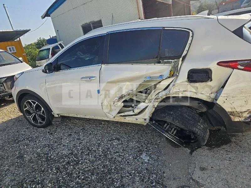 Photo 2 of 10: 2019 Kia Sportage — Korean insurance auction