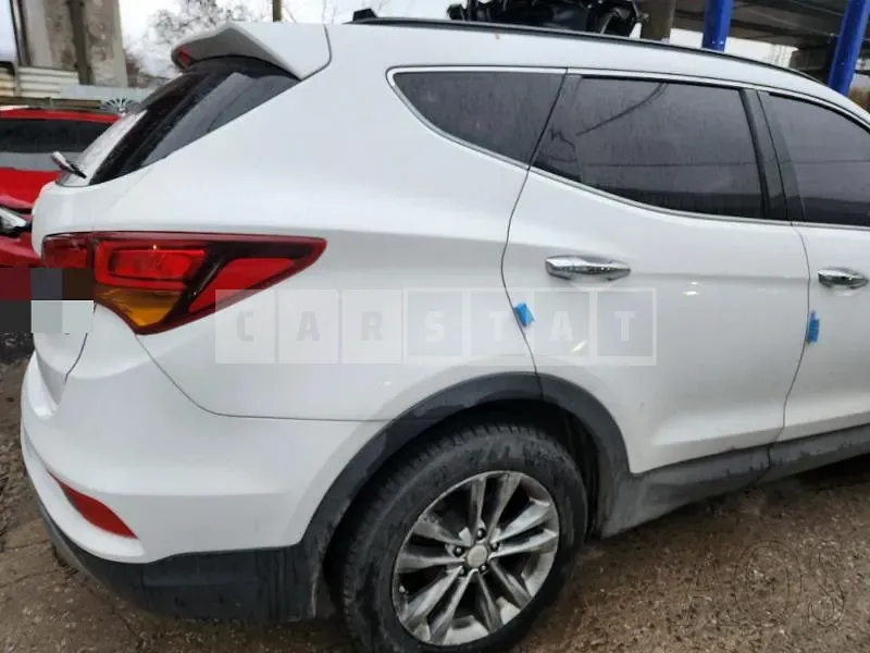 Photo 2 of 21: 2017 Hyundai Santa Fe DM 2.0, VIN KMHSW81UBJU796215 — Korean insurance auction