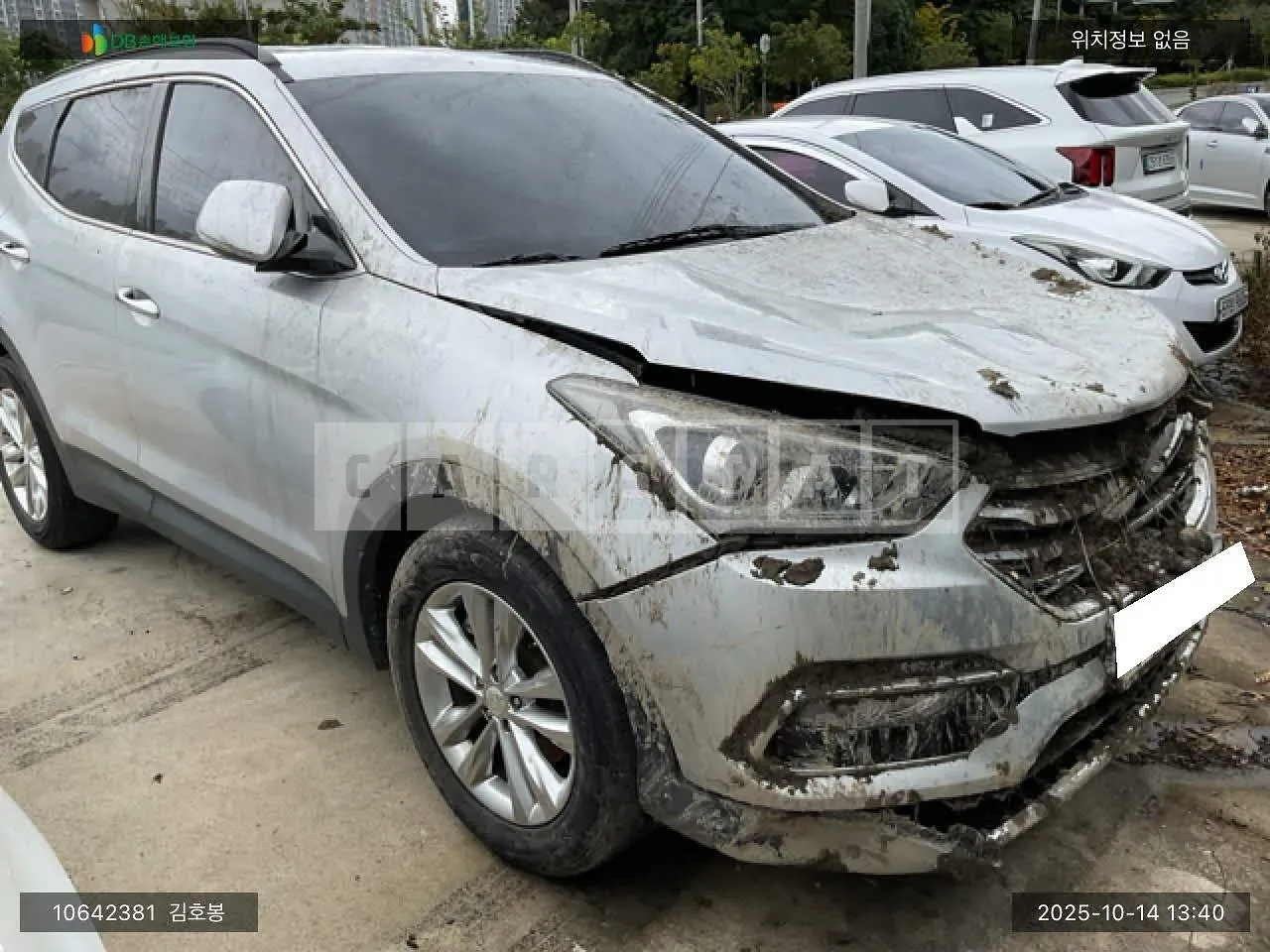 Photo 2 of 20: 2017 Hyundai Santa Fe, VIN KMHSW81UDHU731478 — Korean insurance auction