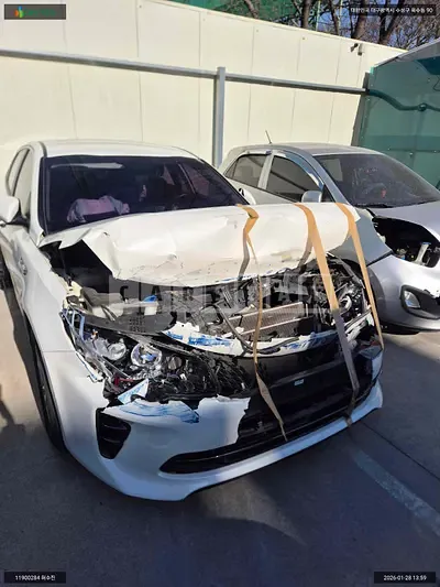 Photo 1 of 8: 2018 Kia K5, VIN KNAGS416BJA237558 — Korean insurance auction