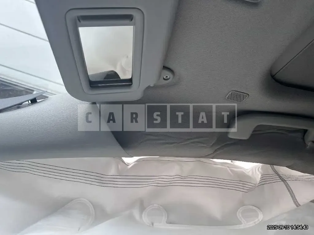 Photo 2 of 71: 2024 Toyota Prius 2WD — Korean insurance auction