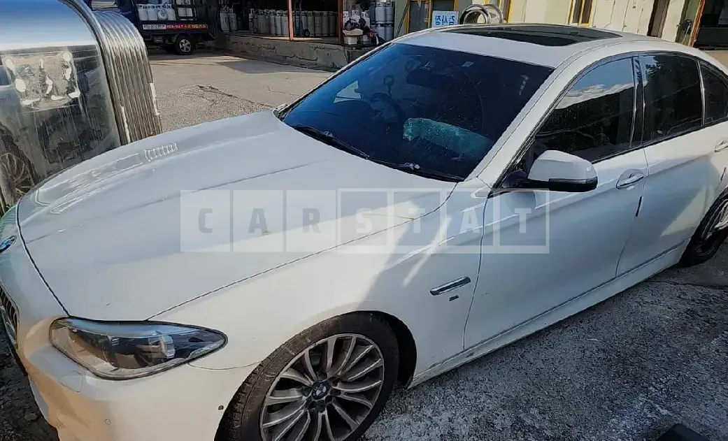 Photo 2 of 9: 2016 BMW 520d, VIN WBA5E5108GG068807 — Korean insurance auction