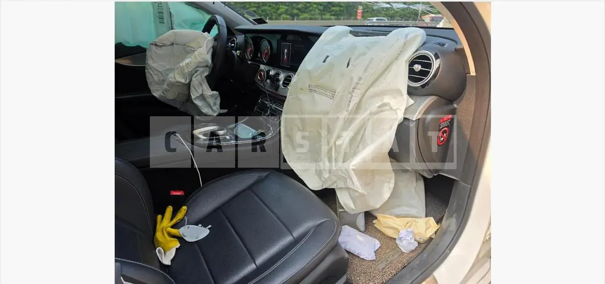Photo 2 of 27: 2018 Mercedes-Benz E200 — Korean insurance auction