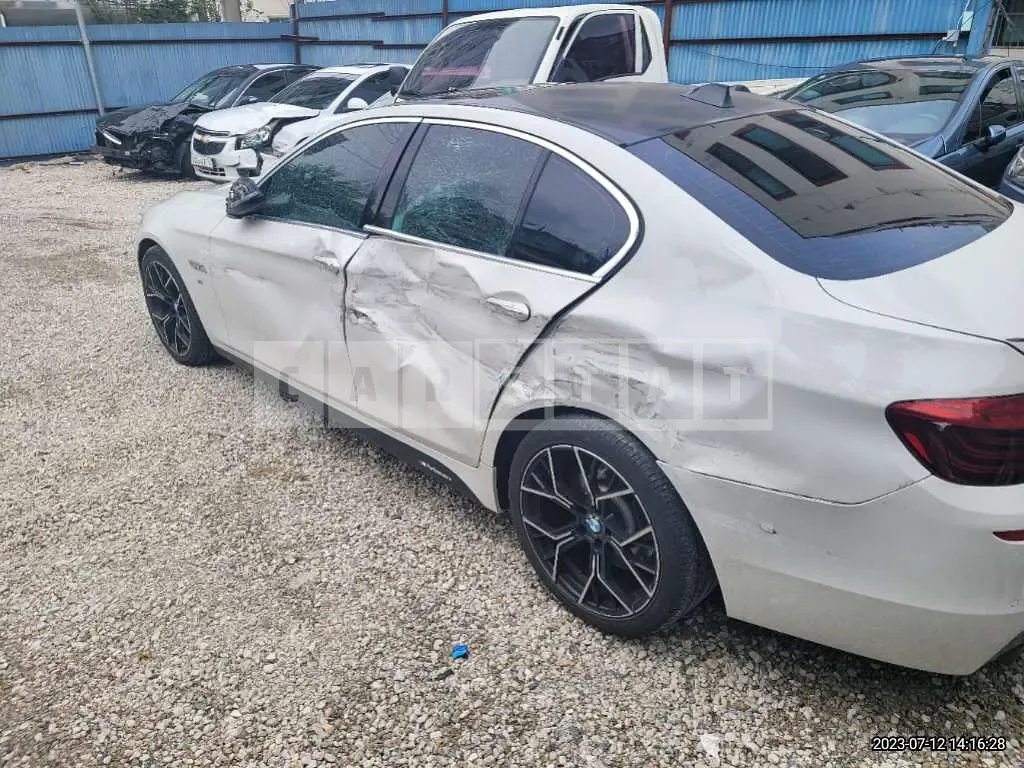 Photo 2 of 16: 2015 BMW 520d, VIN WBA5E5103FG066557 — Korean insurance auction